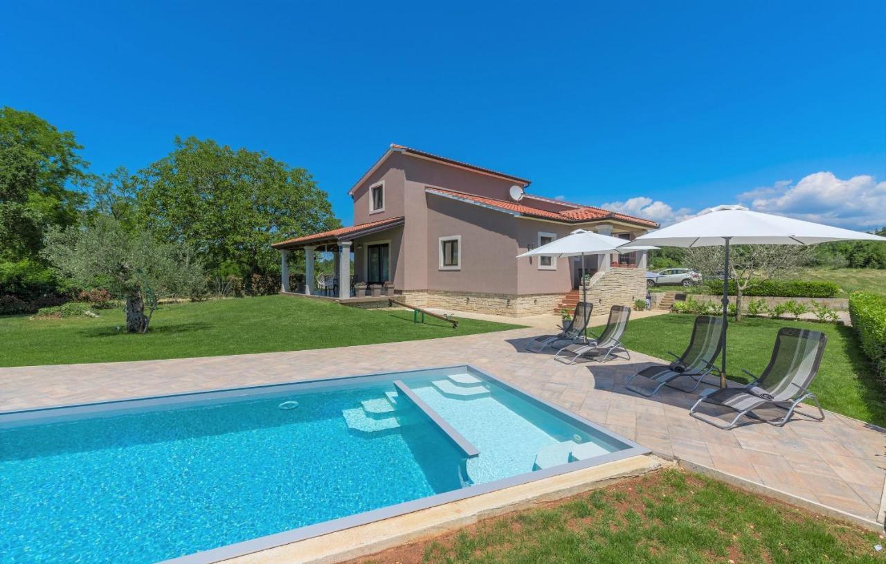 Holiday House Vita Tinjan Экстерьер фото